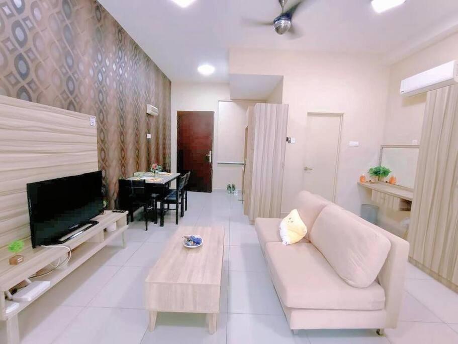 Mount Austin #Palazio B1 Pool View 1-2Pax #Mspro Appartement Johor Bahru Buitenkant foto